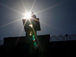 Panas, Azerbaijan Tutup Masjid yang Terkait Pemimpin Tertinggi Iran