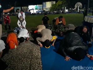 Sujud Syukur Massal Warnai Berakhirnya PSBB Kota Tegal