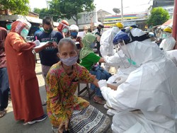 Rapid Test Massal di Pasar dan Mal Kota Mojokerto, 8 Orang Reaktif