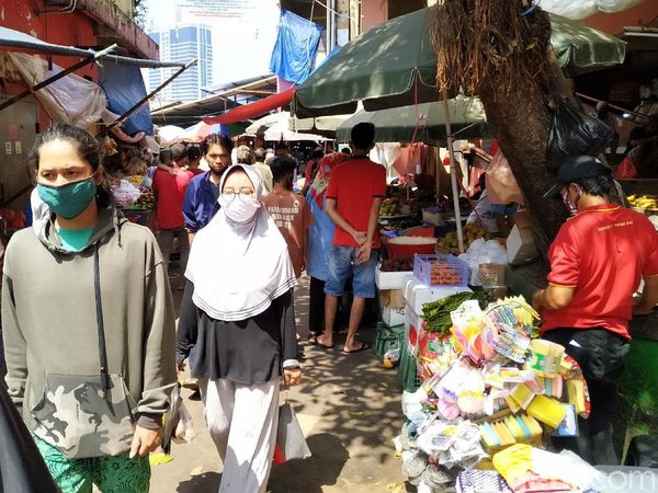 Potret Ramainya Pasar di Jakarta Sambut Lebaran di Tengah Corona