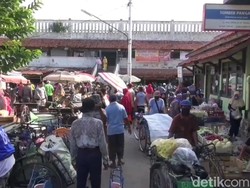 PSBB Diakhiri, Warga Kota Tegal Serbu Pasar Cari Kebutuhan Lebaran