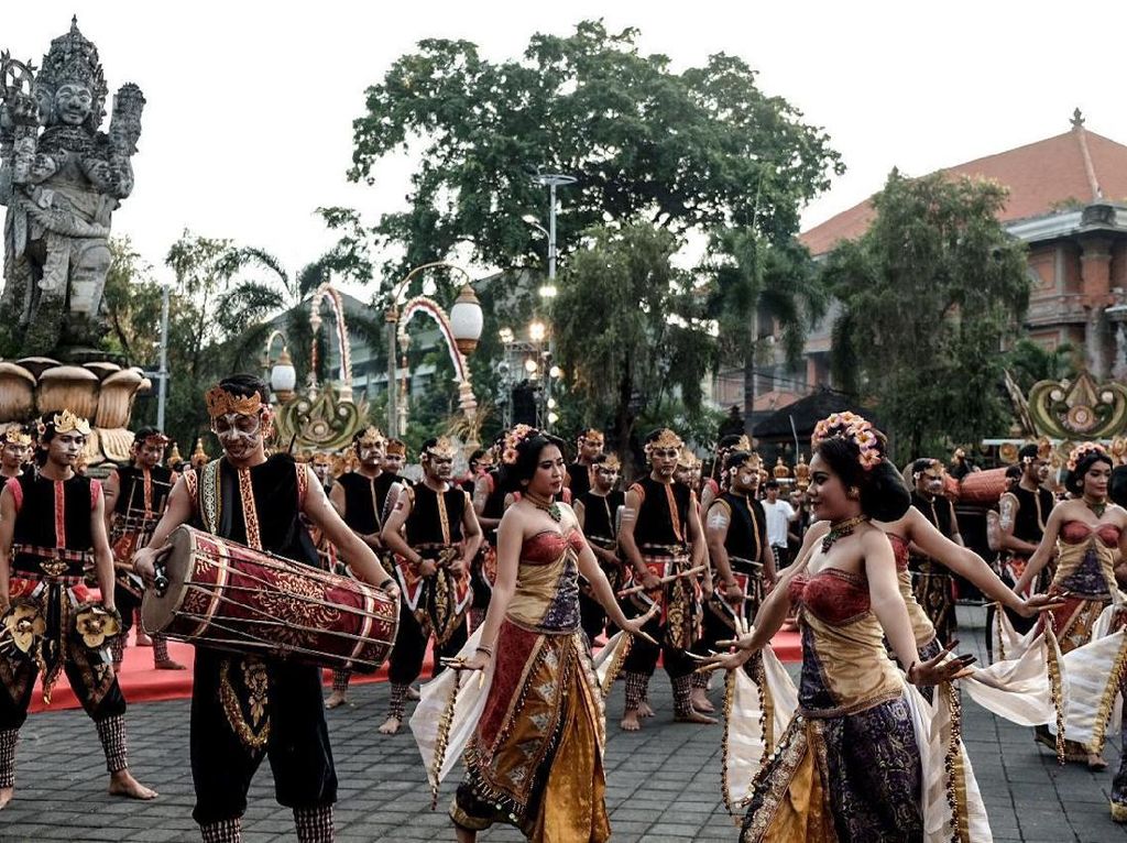 Kemenparekraf Usulkan 44.295 Pekerja Seni dan Kreatif Terima Bansos Kemenparekraf Usulkan 44.295 Pekerja Seni dan Kreatif Terima Bansos