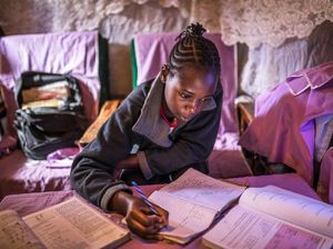 Semangat Belajar Anak-anak Kenya di Tengah Pandemi Semangat Belajar Anak-anak Kenya di Tengah Pandemi