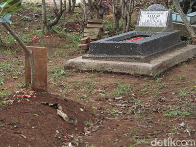 Suasana di TPU Kabupaten Bandung  yang Sepi dari Peziarah