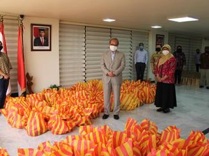 KBRI Beirut Salurkan Bantuan Sembako ke WNI di Lebanon