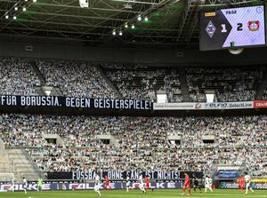 Gladbach Vs Leverkusen Diramaikan 13 Ribu Suporter Kardus Gladbach Vs Leverkusen Diramaikan 13 Ribu Suporter Kardus
