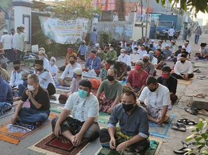 Masjid Al Muhajirin Bekasi Laksanakan Salat Id, Begini Suasananya