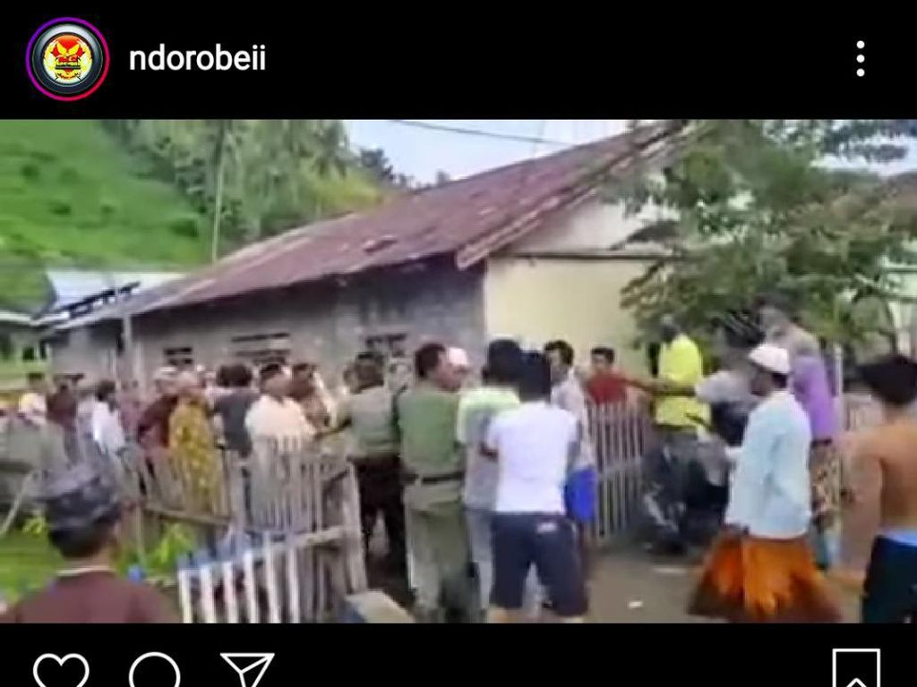 Ricuh di Masjid Buol Sulteng Usai Salat Id, 16 Warga Diamankan Polisi Ricuh di Masjid Buol Sulteng Usai Salat Id, 16 Warga Diamankan Polisi