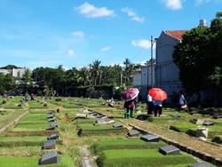 Dampak Corona, TPU Jeruk Purut Sepi Peziarah di Hari Pertama Lebaran