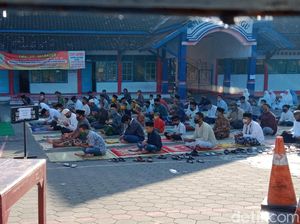 Ada Edaran Salat Id di Rumah, Banyak Warga di Klaten Ngeyel Berjemaah Ada Edaran Salat Id di Rumah, Banyak Warga di Klaten Ngeyel Berjemaah