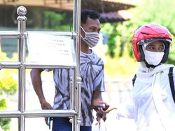 Warga Solo Silaturahmi ke Kerabatnya yang Dikarantina