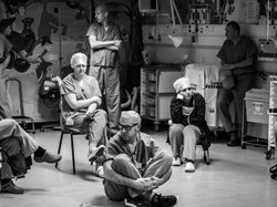 Senyuman dan Kegetiran di Unit Perawatan Pasien Virus Corona