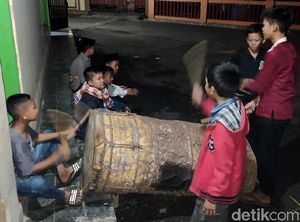 Teks Takbiran Idul Fitri Lengkap: Arab, Latin, dan Terjemahannya Teks Takbiran Idul Fitri Lengkap: Arab, Latin, dan Terjemahannya