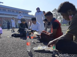Lebaran di Tempat Karantina, Opor Ayam Bantuan Jadi Obat Rindu