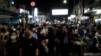Begini Potret Pengkolan Garut yang Ramai di Malam Takbiran