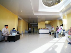 Hari Lebaran, Gubernur Bengkulu Temui Tenaga Medis yang Dikarantina