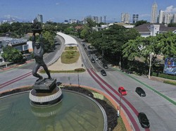 Kawasan Bundaran Senayan Jakarta Disekat, Situasi Sepi