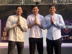 Pandemi Virus Corona, Tiga Pebasket Hangtuah Ini Salat Id di Mes