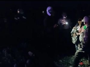 Diduga Mesum, Dua Sejoli Diciduk dari Semak-semak Pinggir Jalan Garut