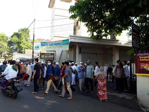 Cerita Warga Tetap Ikut Salat Id di Masjid Mampang Meski Pandemi Corona