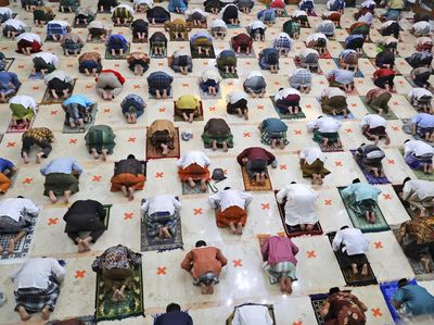 Banyak Zona Merah, Salat Id di Sidoarjo Terapkan Jarak