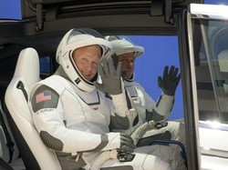 Astronaut juga Divaksin Corona Sebelum ke Luar Angkasa