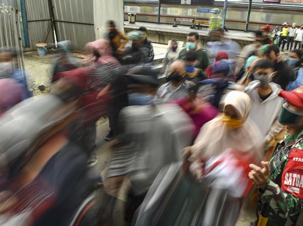 Volume Pengguna KRL Menurun saat Lebaran