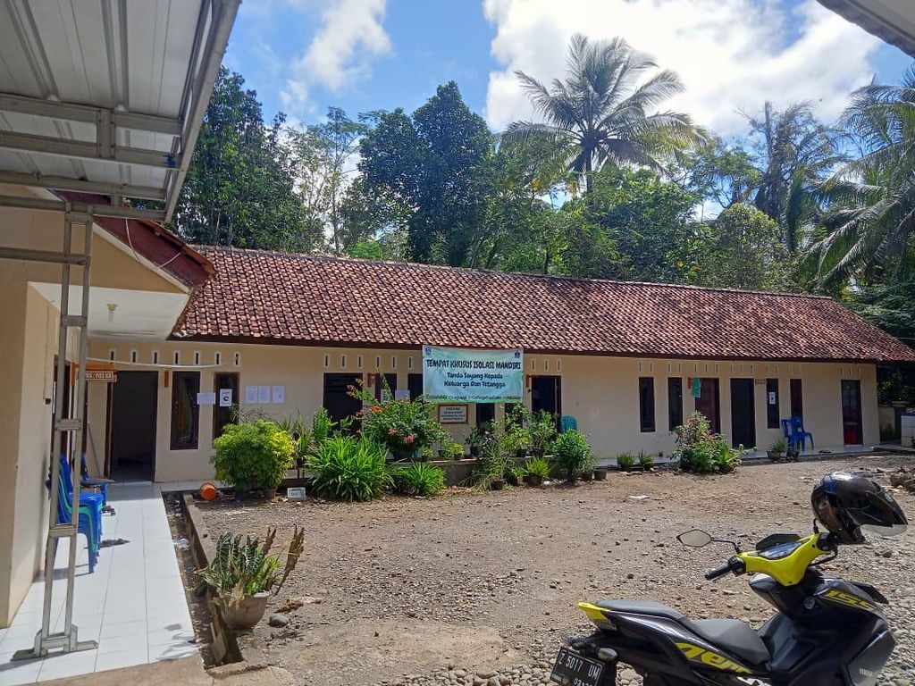 Detik-detik Anggota Dewan Bubarkan Karantina Pemudik di Pangandaran Detik-detik Anggota Dewan Bubarkan Karantina Pemudik di Pangandaran