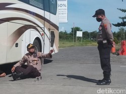 Butuh 6 Jam Bujuk TKA China yang Ngambek Sembunyi di Kolong Bus
