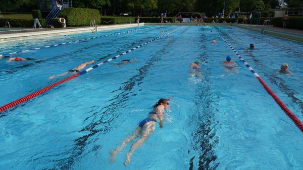 Berlin Buka Kembali Kolam Renang Umum
