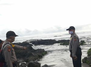 Dua Wisatawan Pantai Jayanti Nyaris Tenggelam Terseret Ombak