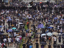 Hong Kong Ricuh Lagi di Tengah Gawat Pandemi