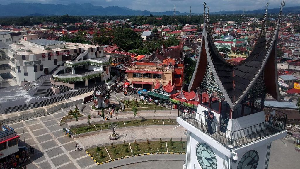Imbas Pandemi, Wisata Jam Gadang Sepi Usai Lebaran Imbas Pandemi, Wisata Jam Gadang Sepi Usai Lebaran