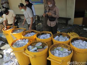 1.452 Petasan Lebaran di Blitar Diamankan Lalu Direndam Dalam Air