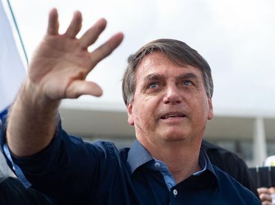 Momen Presiden Brasil Ikut Demo Tanpa Memakai Masker