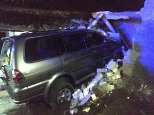 Mobil Tabrak Rumah Tewaskan Balita-Nenek di Rembang Dikemudikan Kapolsek Mobil Tabrak Rumah Tewaskan Balita-Nenek di Rembang Dikemudikan Kapolsek