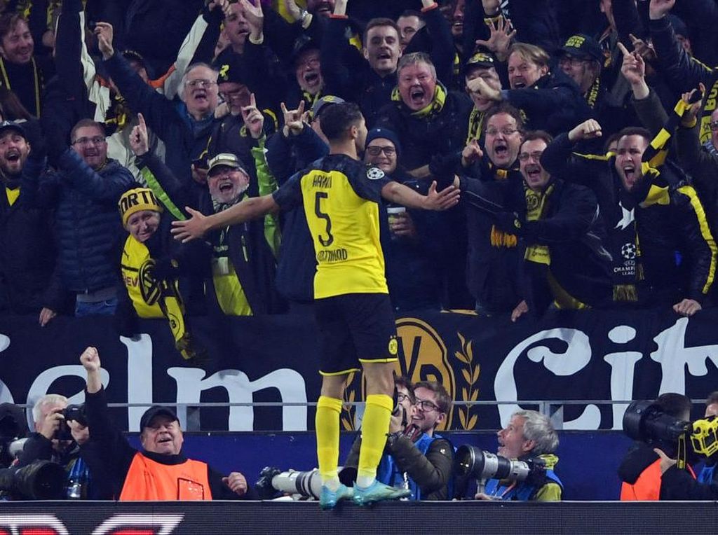Dortmund Vs Bayern: Menanti Duel Hakimi Vs Davies di Der Klassiker Dortmund Vs Bayern: Menanti Duel Hakimi Vs Davies di Der Klassiker