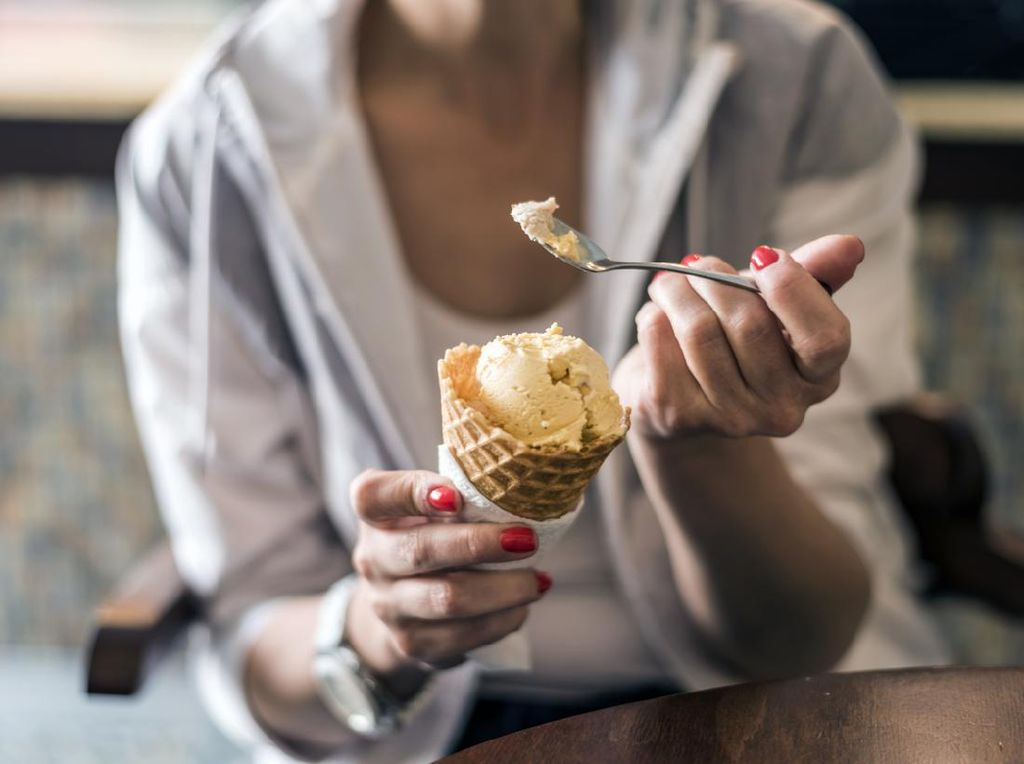 7 Langkah Makan Es Krim Supaya Rasanya Lebih Nikmat, Terbukti Secara Ilmiah 7 Langkah Makan Es Krim Supaya Rasanya Lebih Nikmat, Terbukti Secara Ilmiah