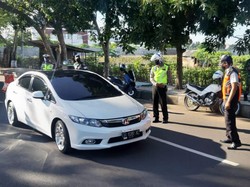 Tempat Wisata Lombok Ditutup, Polisi-TNI Berjaga