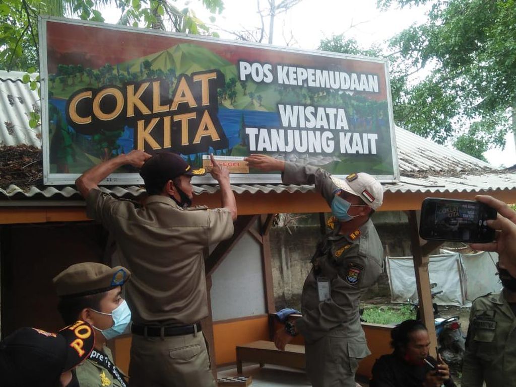 Sempat Ramai Wisatawan, Pantai Tanjung Kait Tangerang Disegel Satpol PP Sempat Ramai Wisatawan, Pantai Tanjung Kait Tangerang Disegel Satpol PP