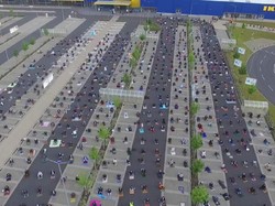 Kisah Toleransi di Jerman, Ikea Izinkan Jemaah Salat Id di Parkiran