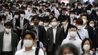 Status Darurat Corona Dicabut, Stasiun Kereta di Tokyo Penuh Penumpang