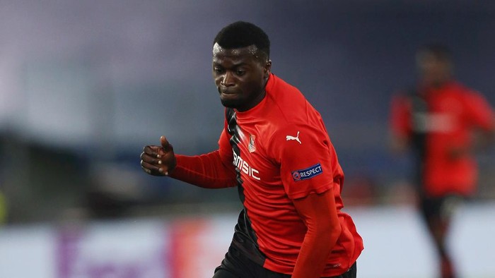 ROME, ITALY - OCTOBER 03:  MBaye Niang of Stade Rennes in action during the UEFA Europa League group E match between SS Lazio and Stade Rennes at Stadio Olimpico on October 3, 2019 in Rome, Italy. (Photo by Paolo Bruno/Getty Images)