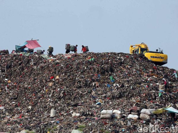 Intip Aktifitas Pemulung Bantargebang
