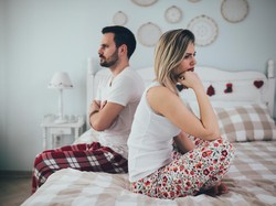 Survei Ungkap 2 dari 3 Wanita Merasa Terlalu Jelek untuk Bercinta