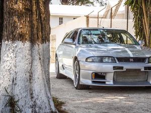 Saat Nissan Skyline Jadi Mobil Keluarga Saat Nissan Skyline Jadi Mobil Keluarga