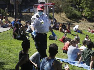 RS Kewalahan, Gubernur Illinois: Banyak yang Percaya Corona Hoax!