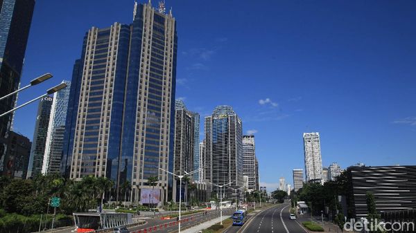 Melihat Lagi Biru Langit Jakarta yang Diklaim Terbaik Selama 5 Tahun Terakhir