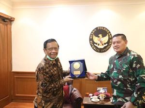 Mahfud Minta KSAL Jamin Keamanan Aktivitas Nelayan di Natuna Mahfud Minta KSAL Jamin Keamanan Aktivitas Nelayan di Natuna