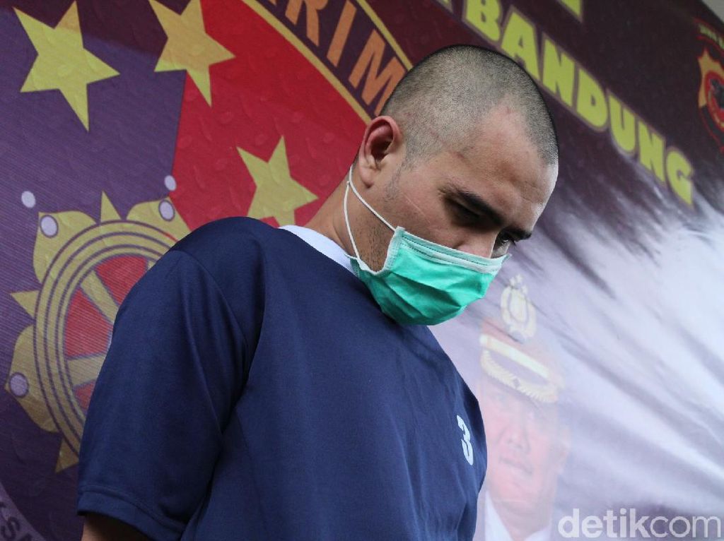 Siasat Jahat Guru Predator Jadikan Santri Budak Seks Selama 4 Tahun Siasat Jahat Guru Predator Jadikan Santri Budak Seks Selama 4 Tahun